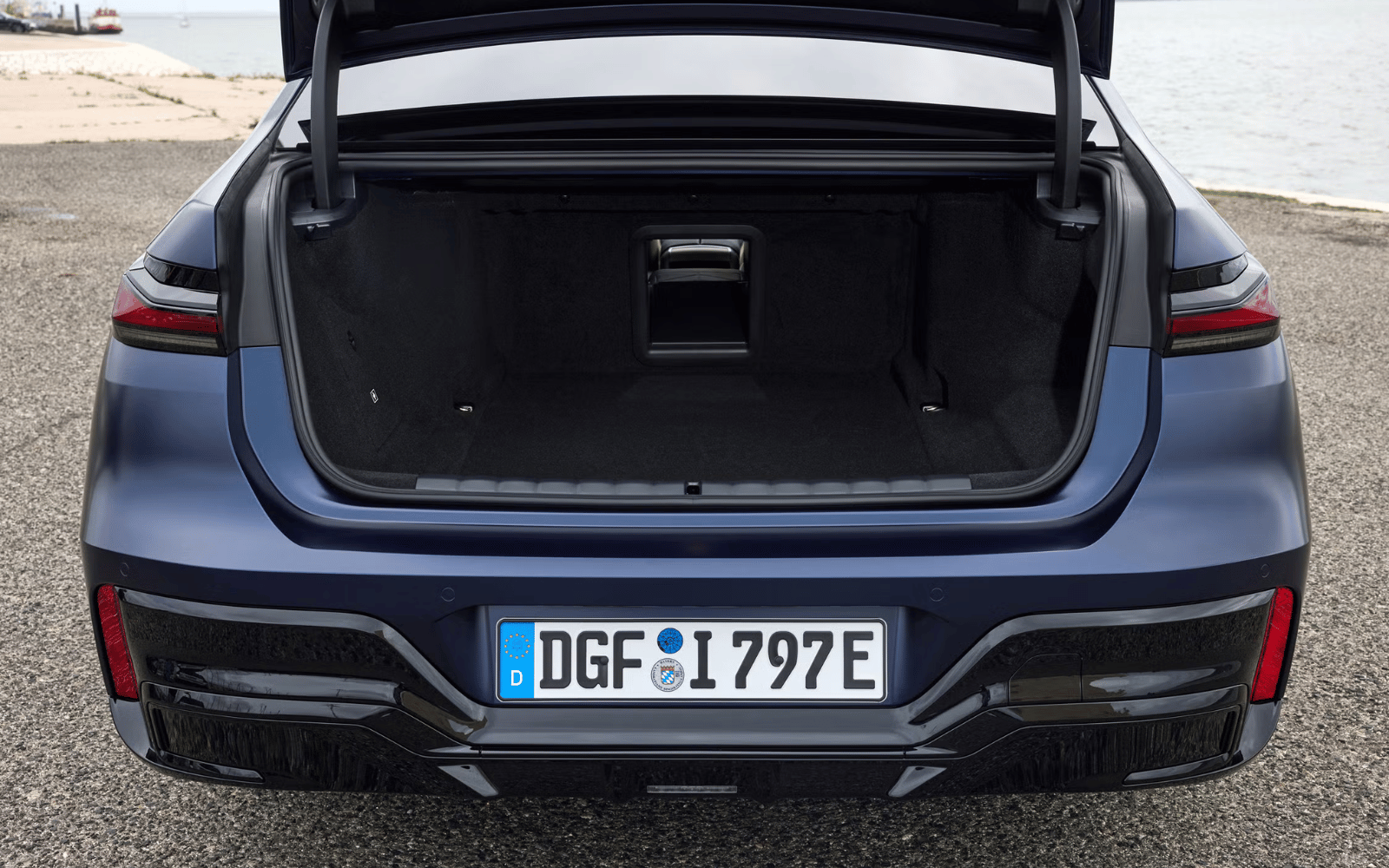 BMW i7