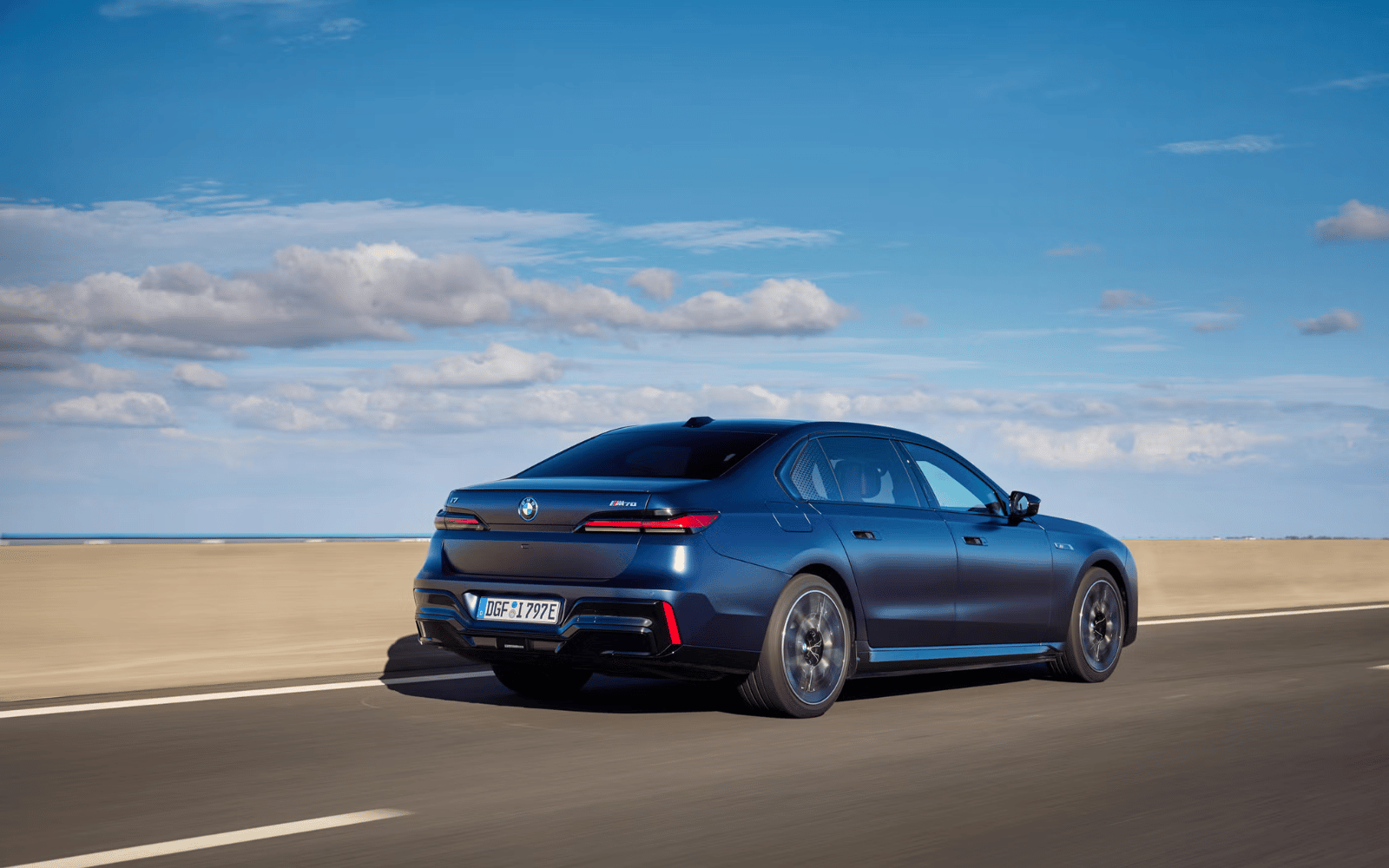 BMW i7
