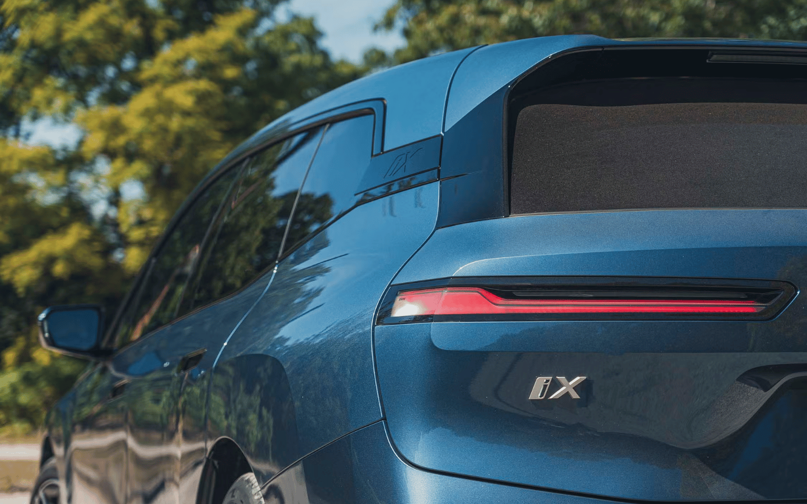 BMW iX