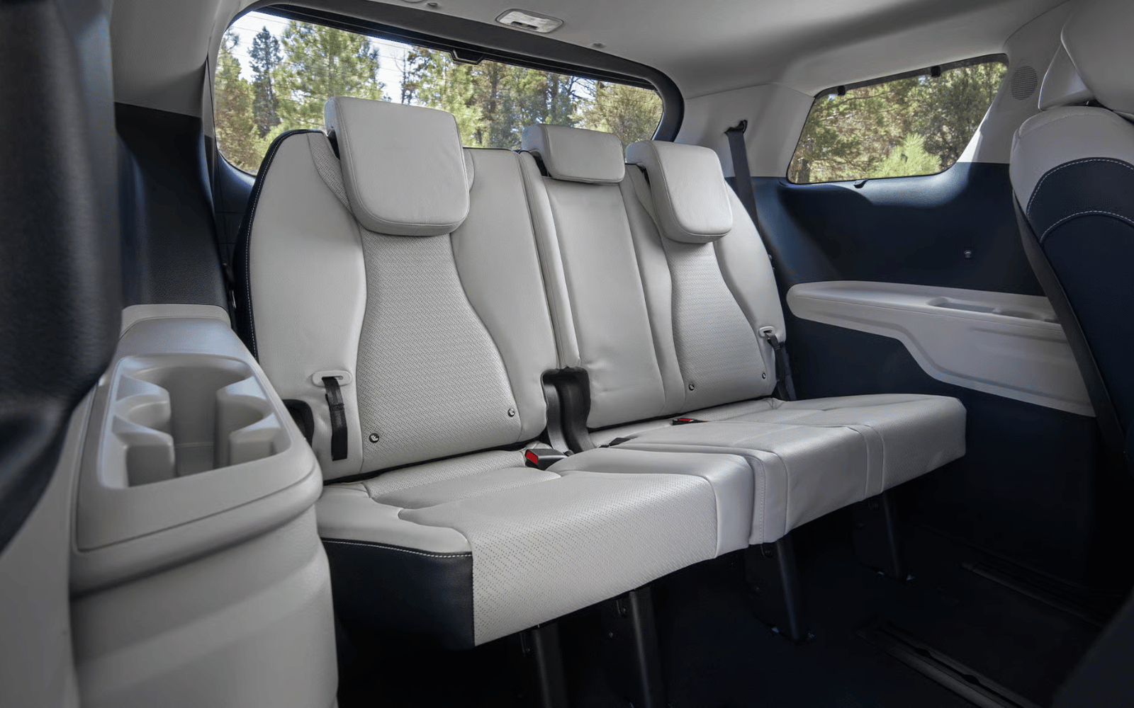 Carnival MPV Hybrid