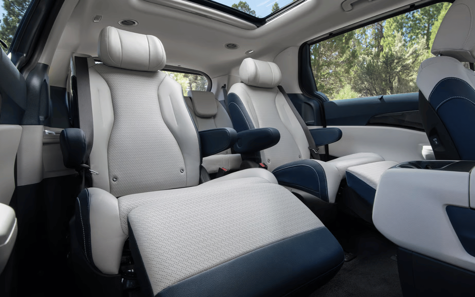 Carnival MPV Hybrid