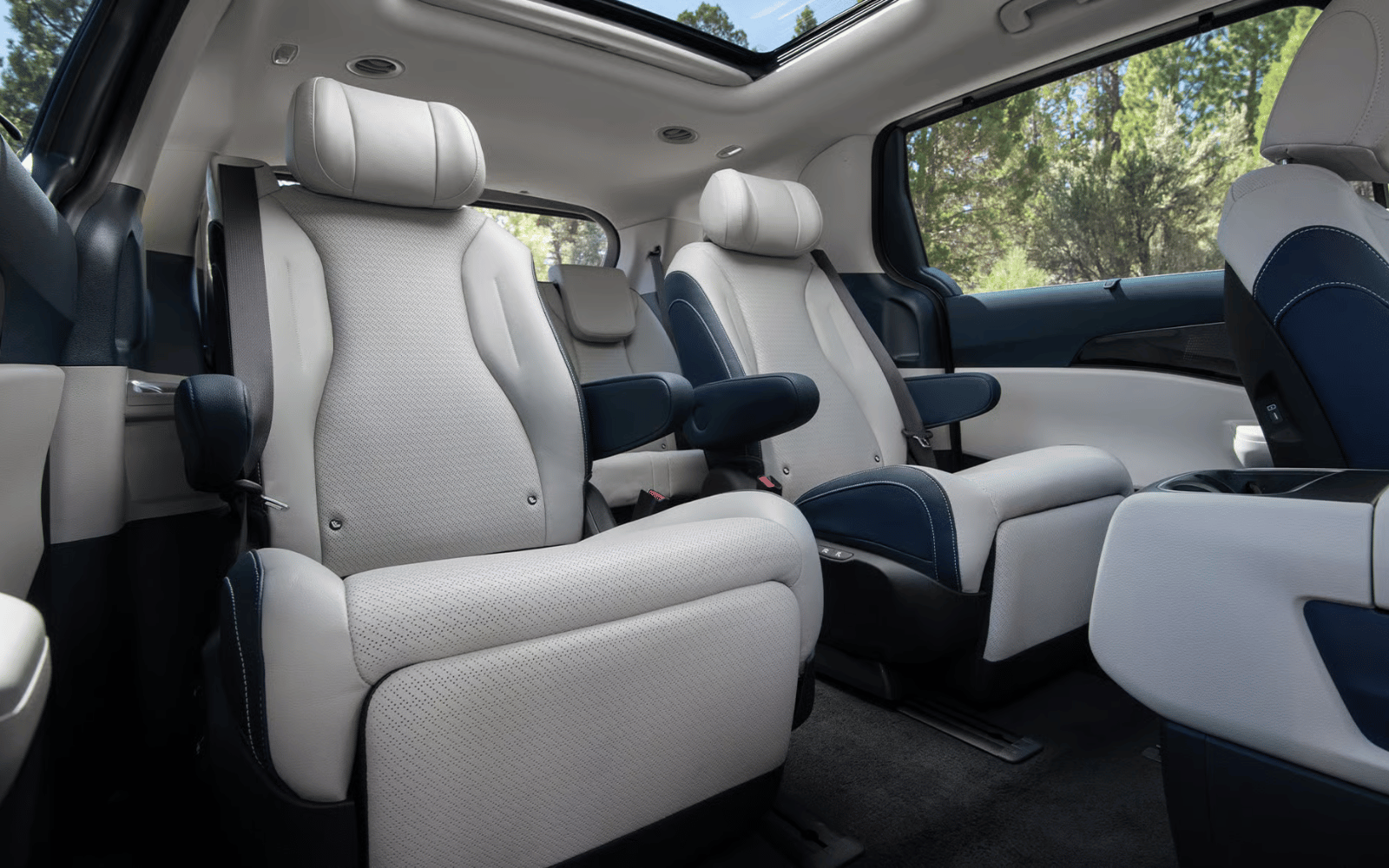 Carnival MPV Hybrid